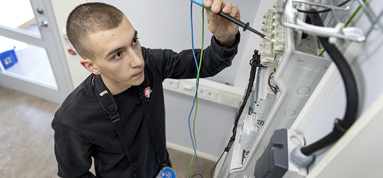 Bild på gymnasieelev.